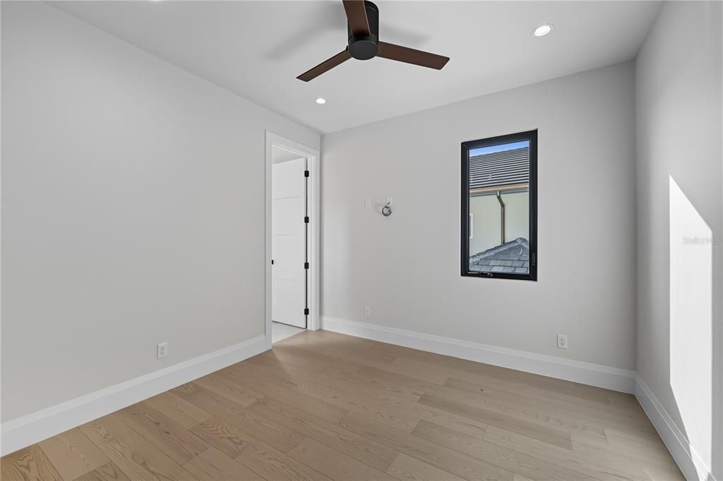 For Sale: $2,890,000 (4 beds, 5 baths, 4688 Square Feet)