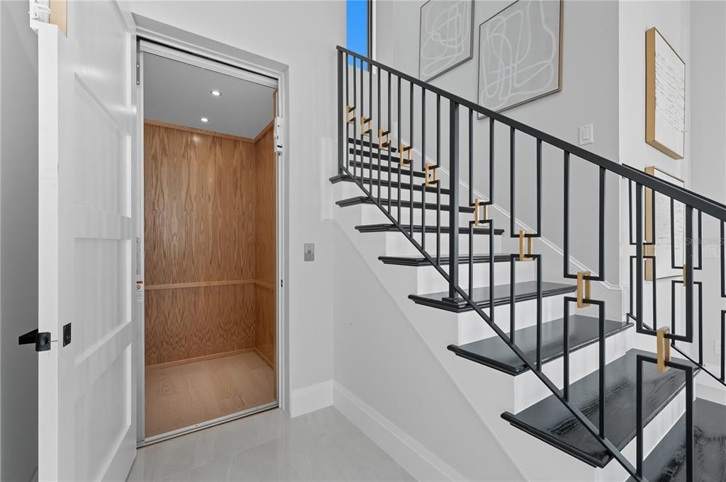 For Sale: $2,890,000 (4 beds, 5 baths, 4688 Square Feet)