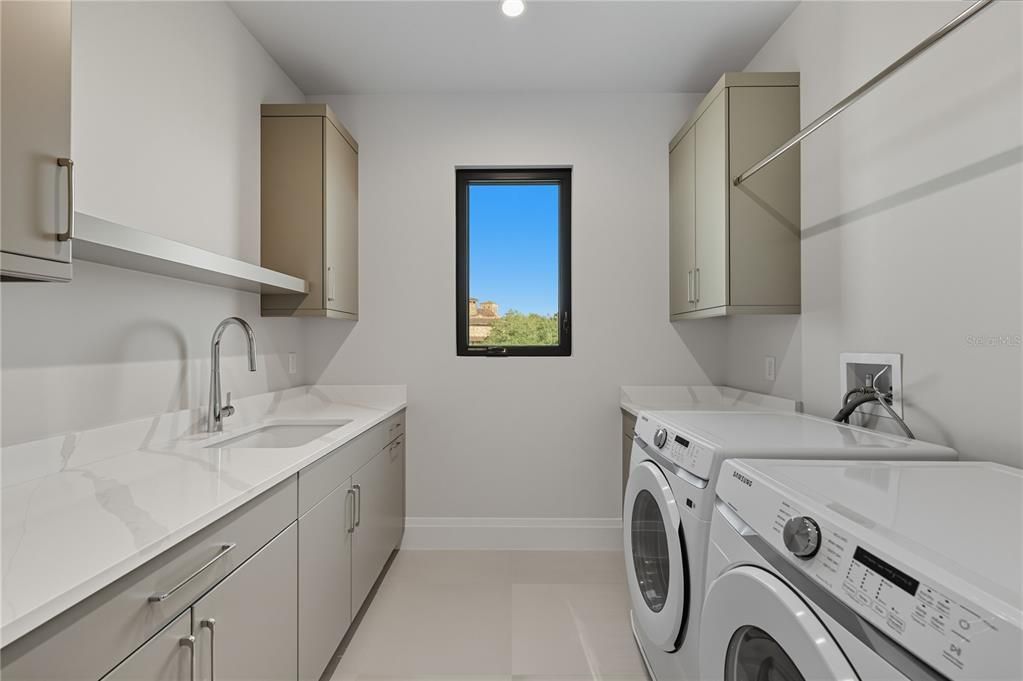 For Sale: $2,890,000 (4 beds, 5 baths, 4688 Square Feet)