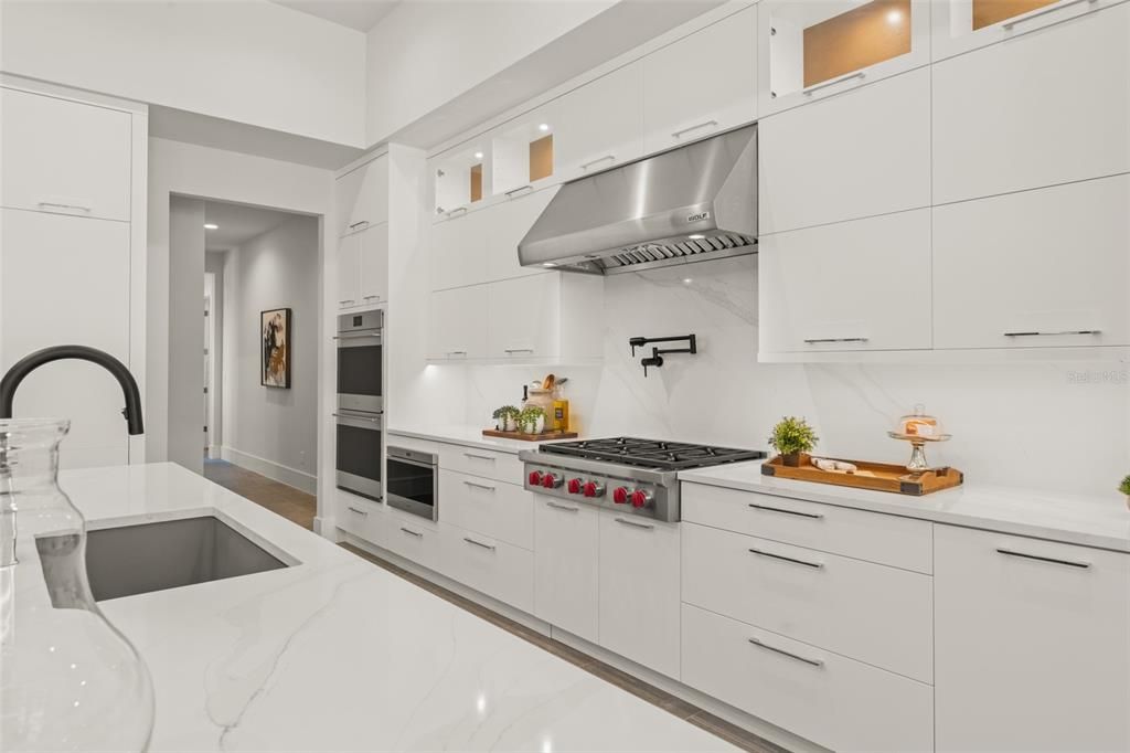 For Sale: $3,389,000 (5 beds, 5 baths, 4518 Square Feet)