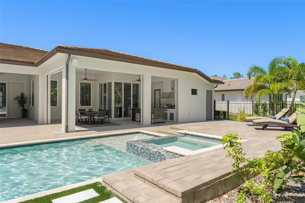 For Sale: $3,389,000 (5 beds, 5 baths, 4518 Square Feet)