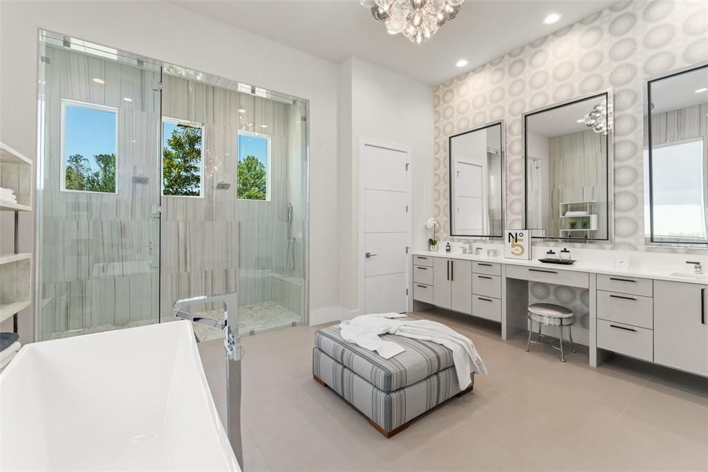 For Sale: $3,389,000 (5 beds, 5 baths, 4518 Square Feet)