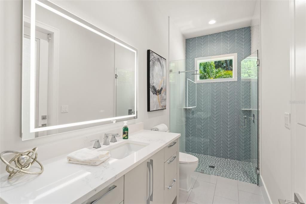 For Sale: $3,389,000 (5 beds, 5 baths, 4518 Square Feet)