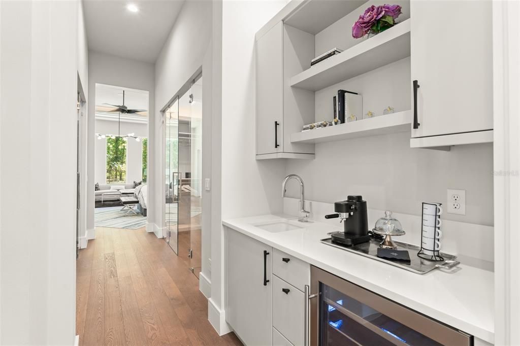 For Sale: $3,389,000 (5 beds, 5 baths, 4518 Square Feet)