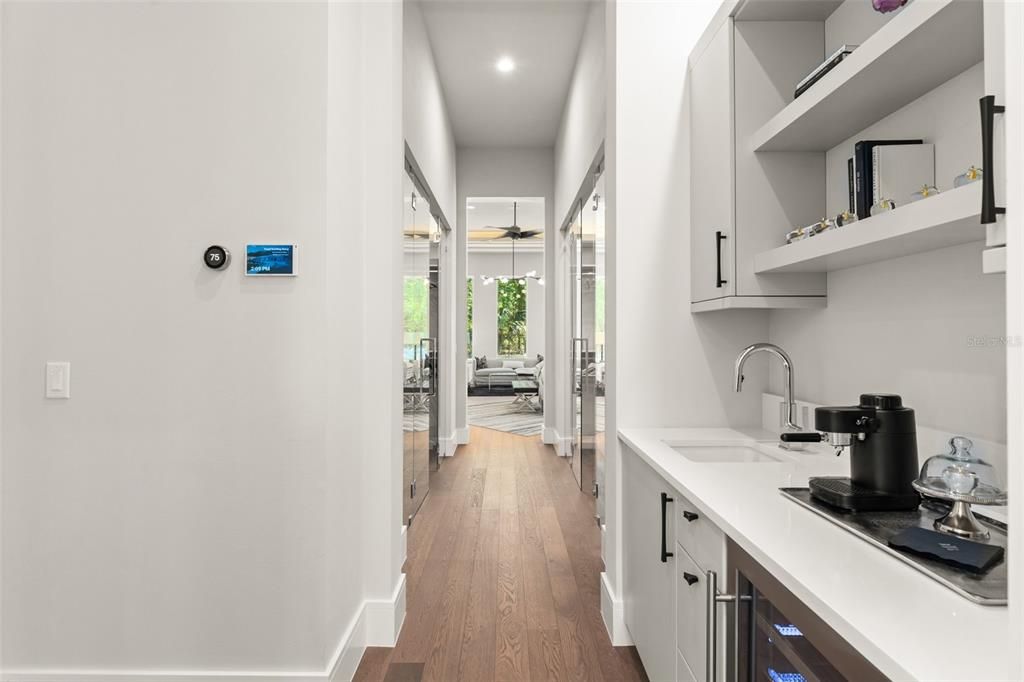 For Sale: $3,389,000 (5 beds, 5 baths, 4518 Square Feet)