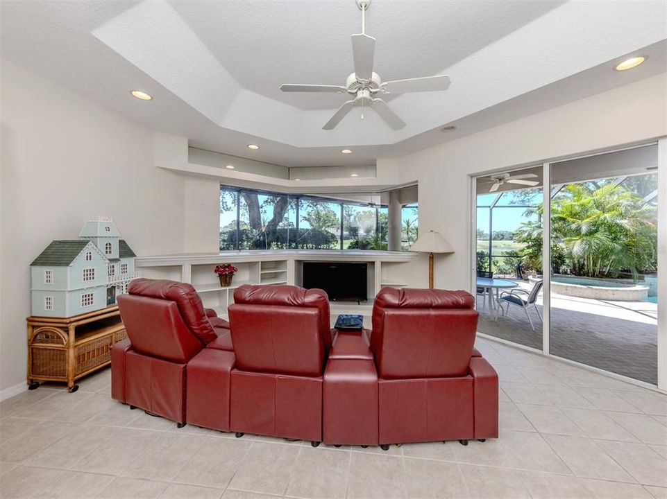 For Sale: $825,000 (3 beds, 3 baths, 2992 Square Feet)