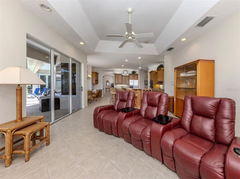 For Sale: $825,000 (3 beds, 3 baths, 2992 Square Feet)