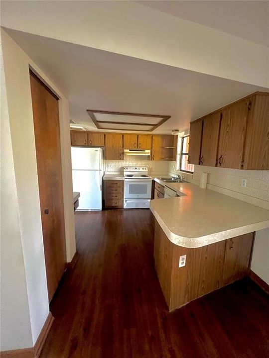 For Rent: $1,700 (2 beds, 2 baths, 1424 Square Feet)