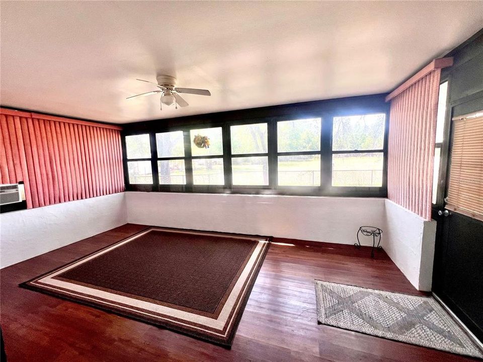 For Rent: $1,700 (2 beds, 2 baths, 1424 Square Feet)