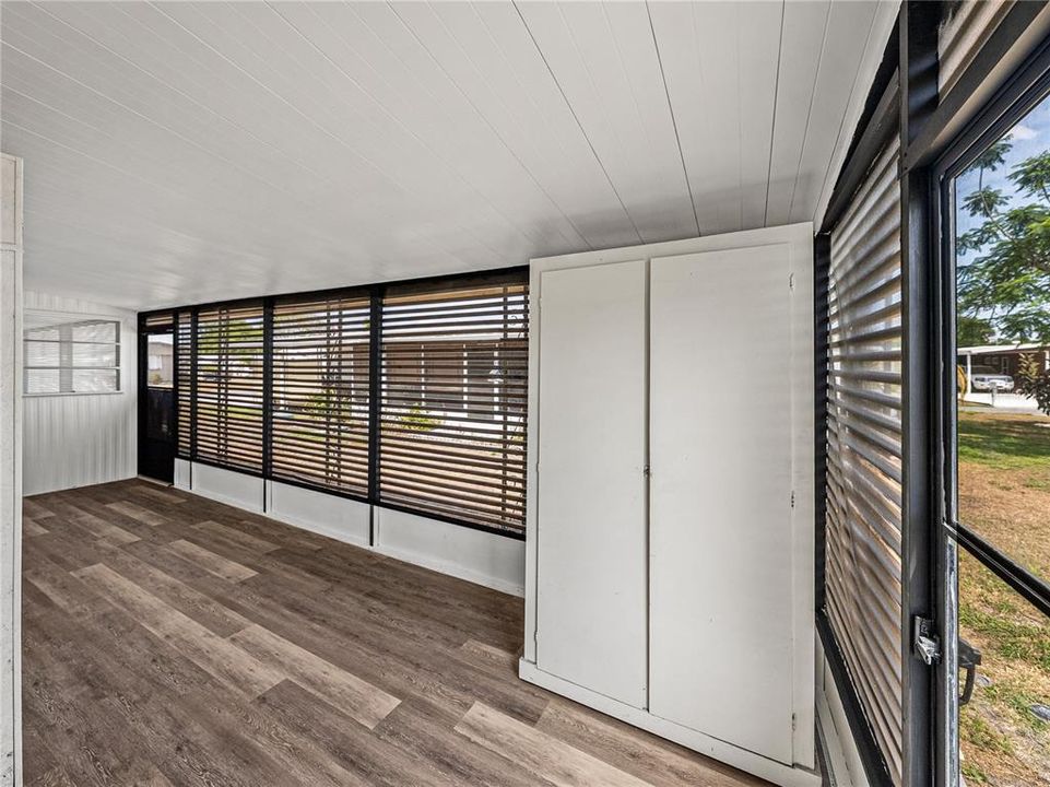 For Sale: $69,922 (2 beds, 2 baths, 865 Square Feet)