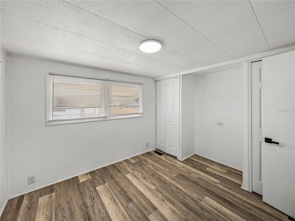 For Sale: $69,922 (2 beds, 2 baths, 865 Square Feet)