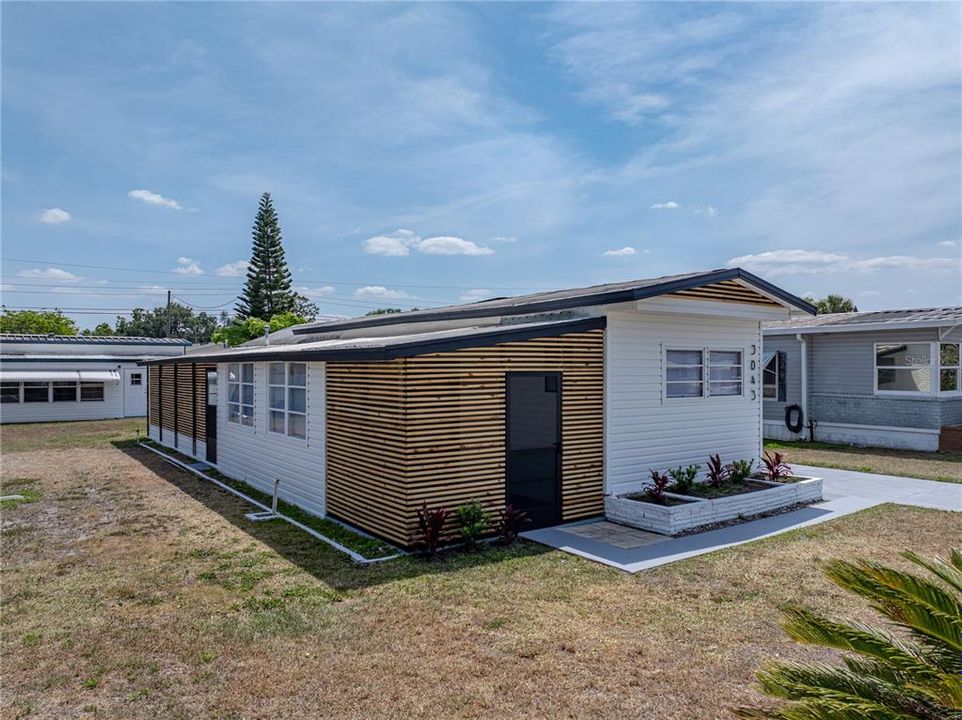 For Sale: $69,922 (2 beds, 2 baths, 865 Square Feet)