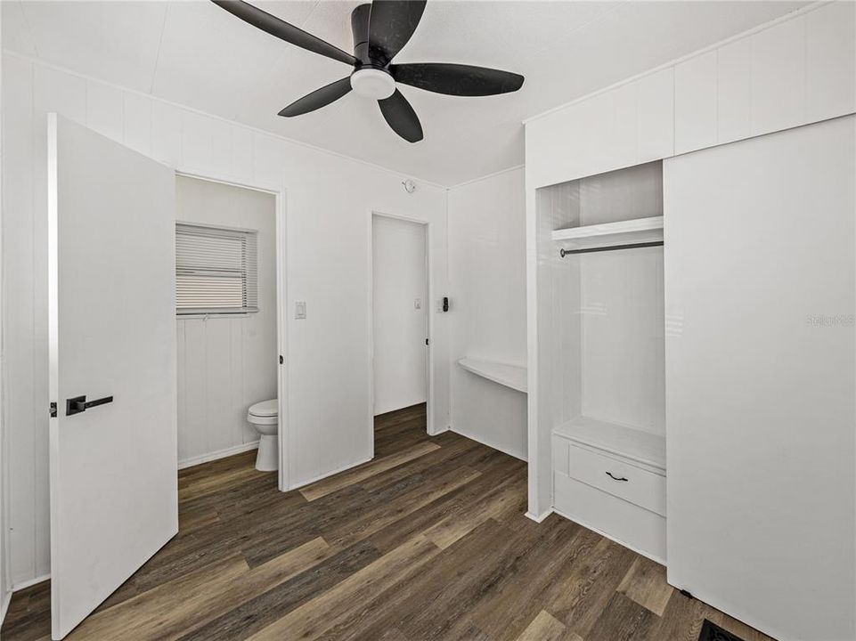 For Sale: $69,922 (2 beds, 2 baths, 865 Square Feet)