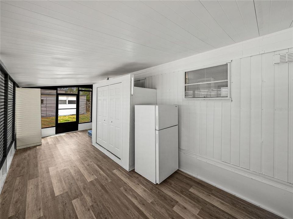 For Sale: $69,922 (2 beds, 2 baths, 865 Square Feet)