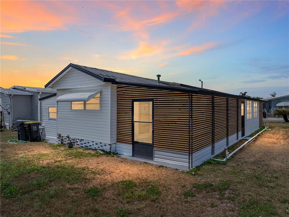 For Sale: $69,922 (2 beds, 2 baths, 865 Square Feet)