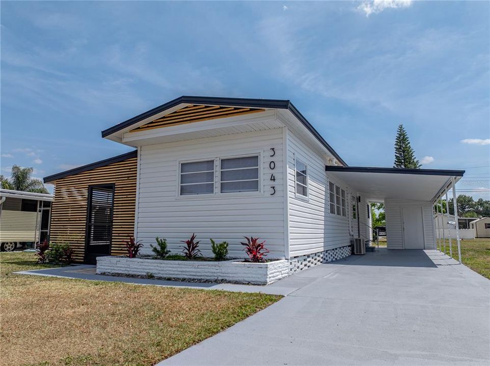 For Sale: $69,922 (2 beds, 2 baths, 865 Square Feet)