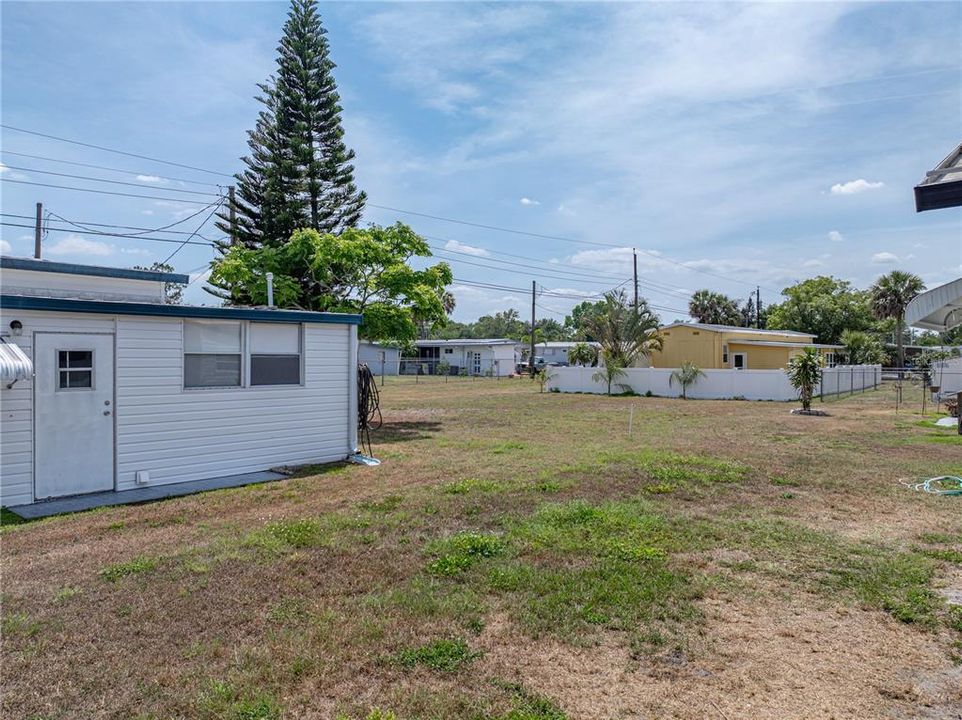 For Sale: $69,922 (2 beds, 2 baths, 865 Square Feet)