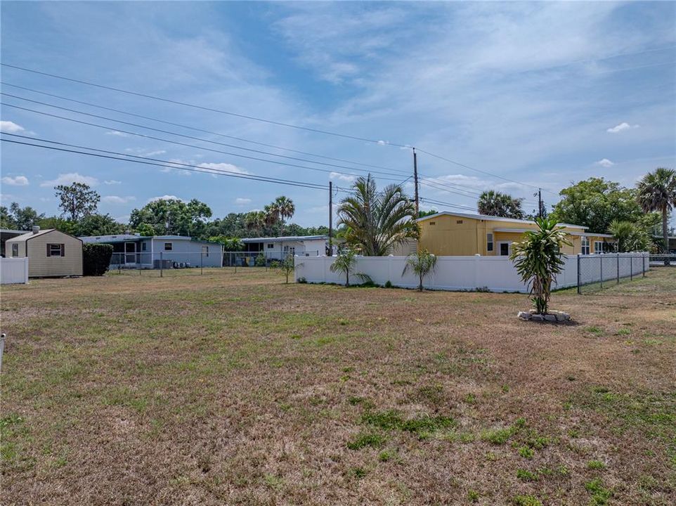 For Sale: $69,922 (2 beds, 2 baths, 865 Square Feet)