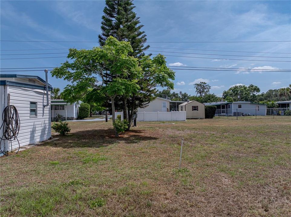 For Sale: $69,922 (2 beds, 2 baths, 865 Square Feet)