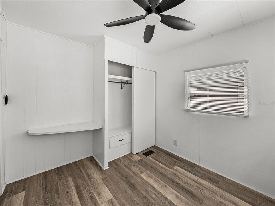 For Sale: $69,922 (2 beds, 2 baths, 865 Square Feet)