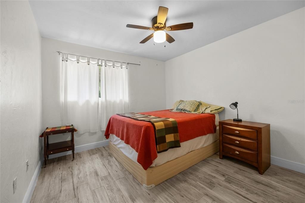 合同活跃: $169,000 (3 贝兹, 2 浴室, 1500 平方英尺)