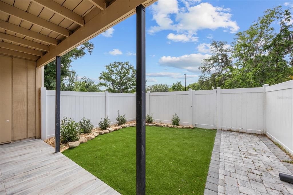 合同活跃: $169,000 (3 贝兹, 2 浴室, 1500 平方英尺)