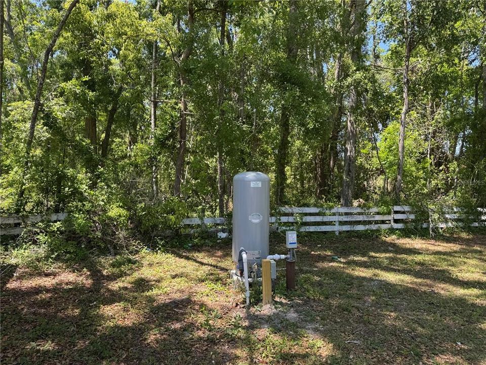 На продажу: $329,000 (5 спален, 4 ванн, 1992 Квадратных фут)