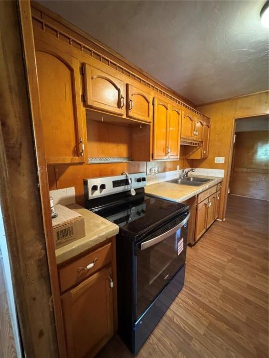 На продажу: $329,000 (5 спален, 4 ванн, 1992 Квадратных фут)