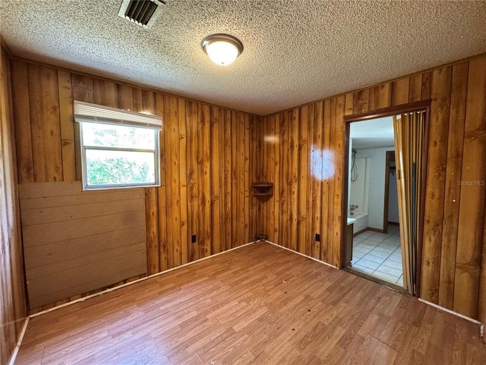 На продажу: $329,000 (5 спален, 4 ванн, 1992 Квадратных фут)