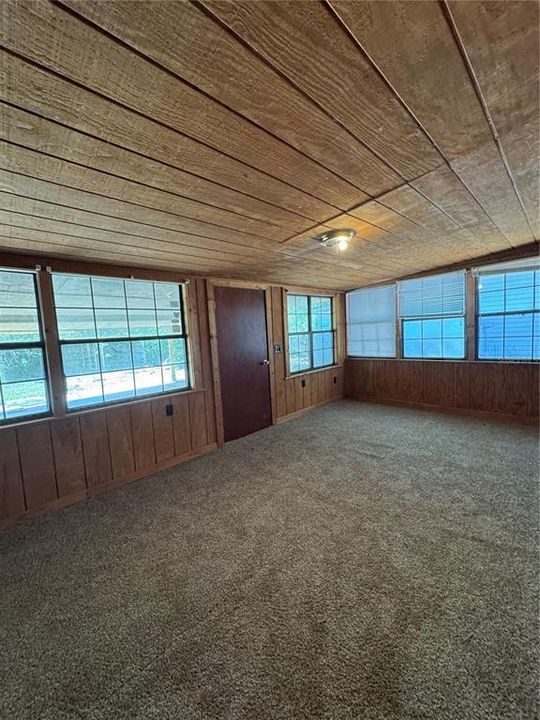 На продажу: $329,000 (5 спален, 4 ванн, 1992 Квадратных фут)