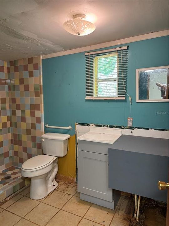 На продажу: $329,000 (5 спален, 4 ванн, 1992 Квадратных фут)