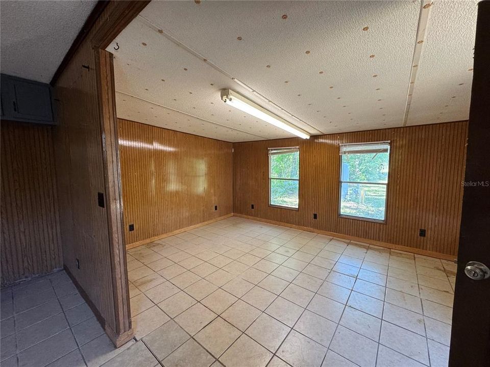 На продажу: $329,000 (5 спален, 4 ванн, 1992 Квадратных фут)