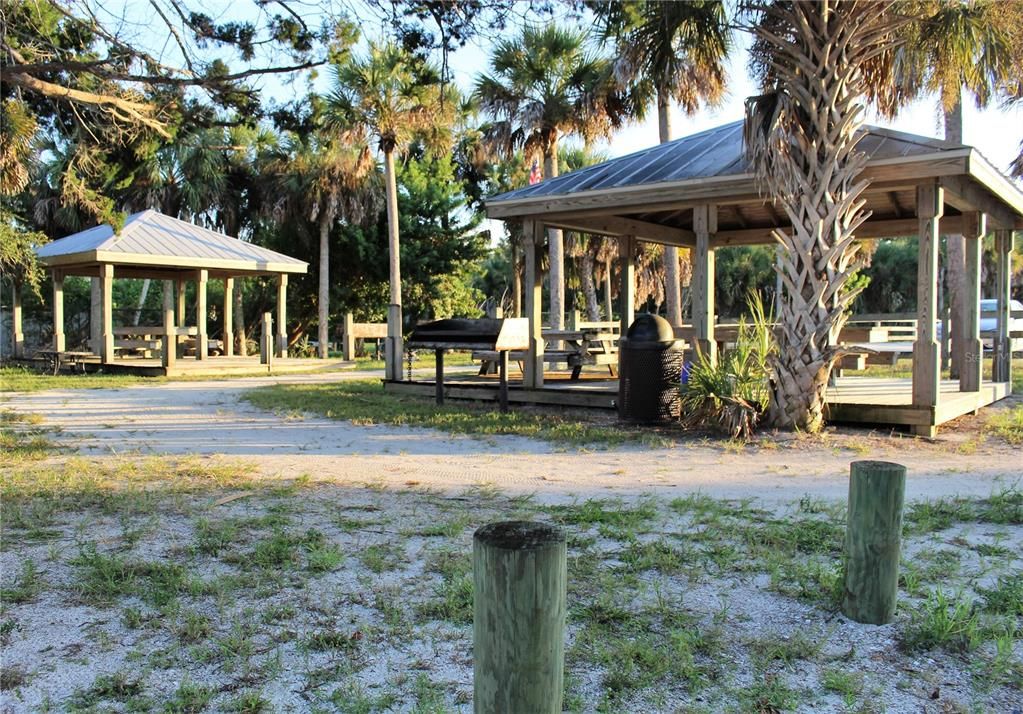 Active With Contract: $205,000 (2 beds, 2 baths, 1155 Square Feet)