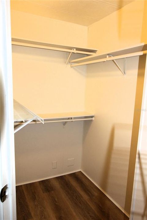 Active With Contract: $205,000 (2 beds, 2 baths, 1155 Square Feet)