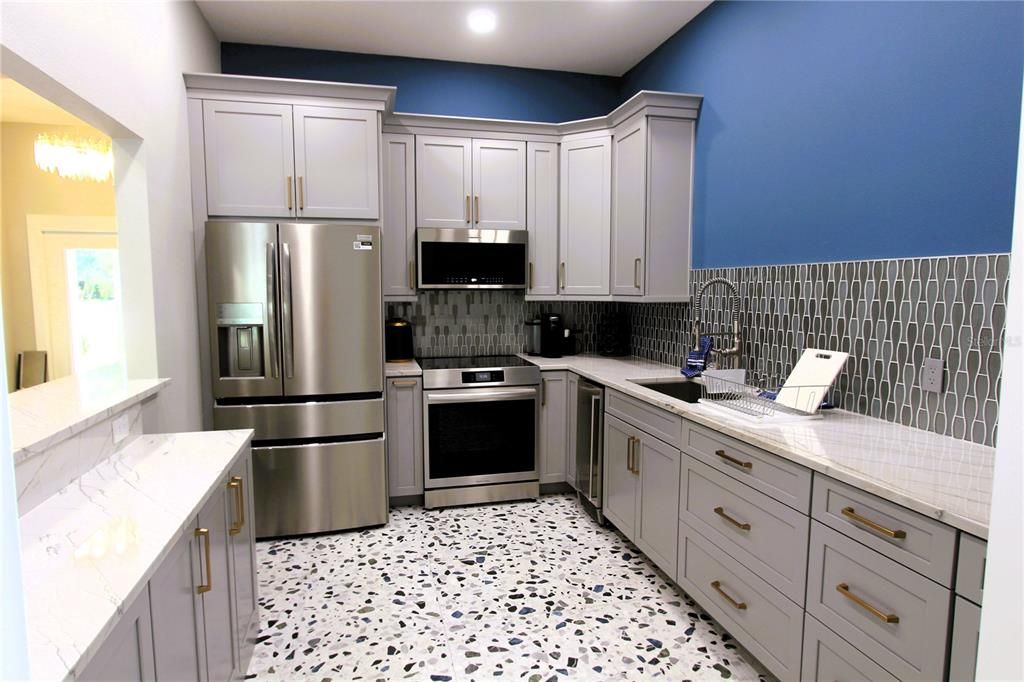 Active With Contract: $205,000 (2 beds, 2 baths, 1155 Square Feet)