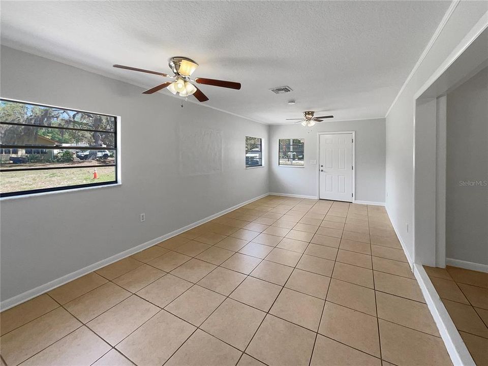 Active With Contract: $280,000 (2 beds, 3 baths, 1307 Square Feet)