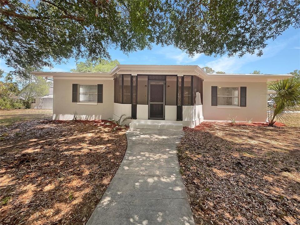 Active With Contract: $280,000 (2 beds, 3 baths, 1307 Square Feet)