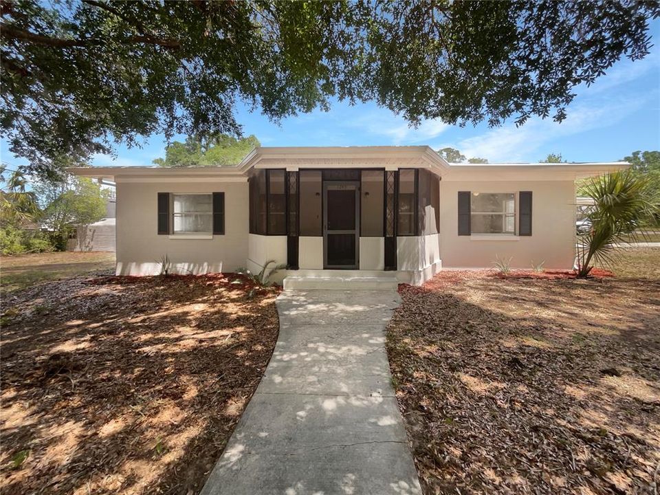 Active With Contract: $280,000 (2 beds, 3 baths, 1307 Square Feet)