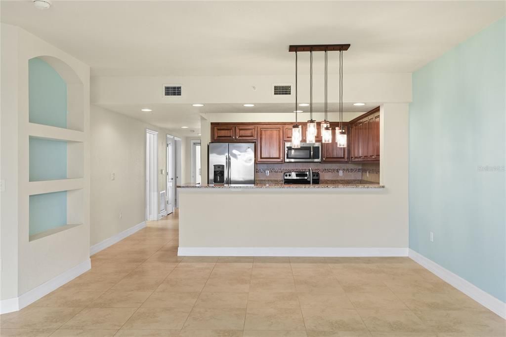 Activo con contrato: $439,000 (3 camas, 2 baños, 1600 Pies cuadrados)