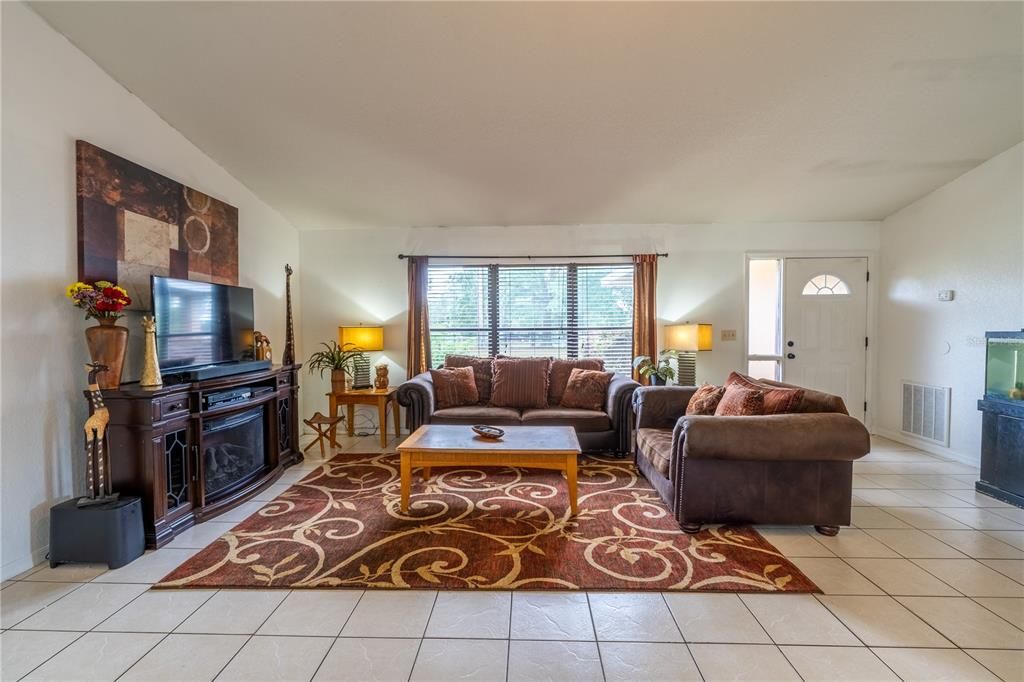 待售: $769,000 (3 贝兹, 2 浴室, 2316 平方英尺)