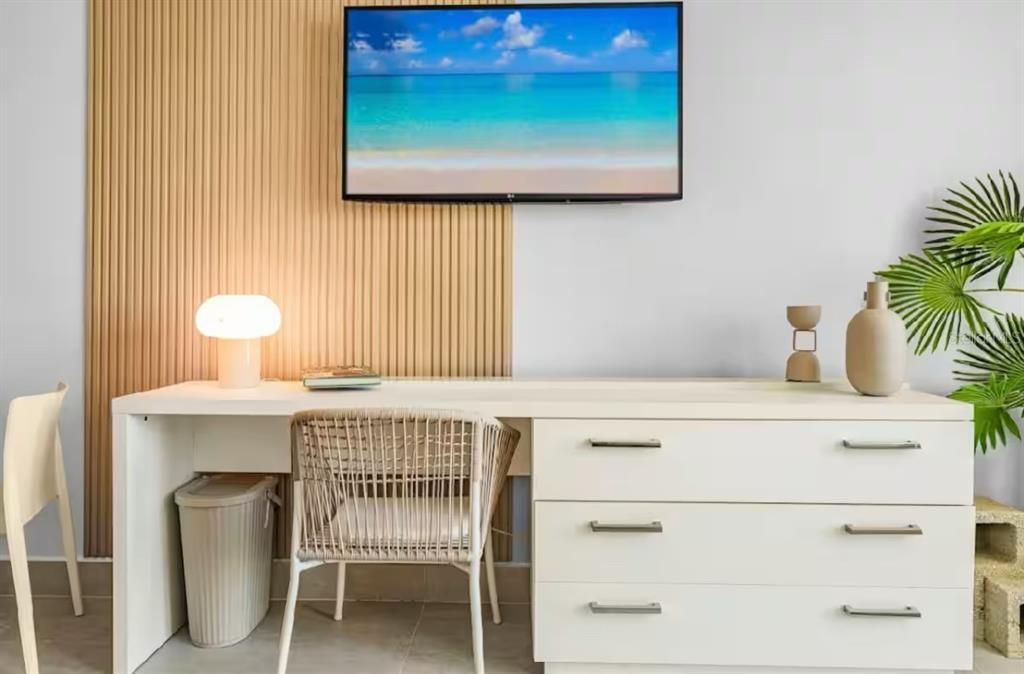 Под контрактом: $339,000 (1 спален, 1 ванн, 486 Квадратных фут)