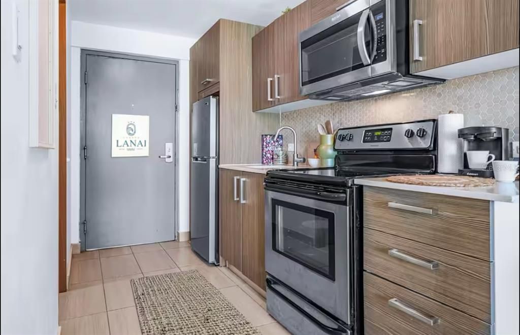 Под контрактом: $339,000 (1 спален, 1 ванн, 486 Квадратных фут)