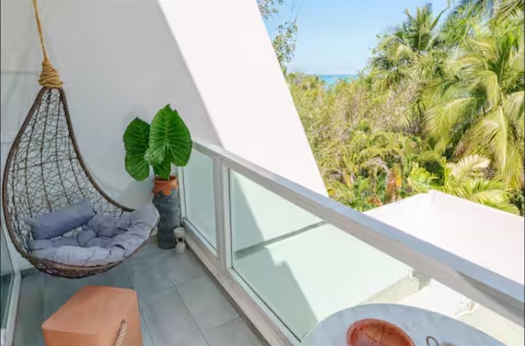 Под контрактом: $339,000 (1 спален, 1 ванн, 486 Квадратных фут)