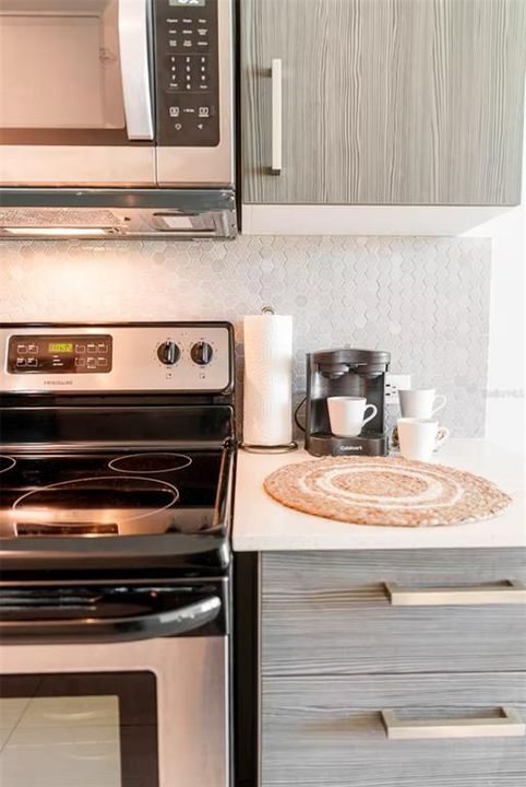 Под контрактом: $339,000 (1 спален, 1 ванн, 486 Квадратных фут)