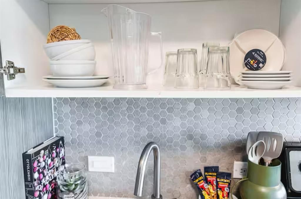 Под контрактом: $339,000 (1 спален, 1 ванн, 486 Квадратных фут)