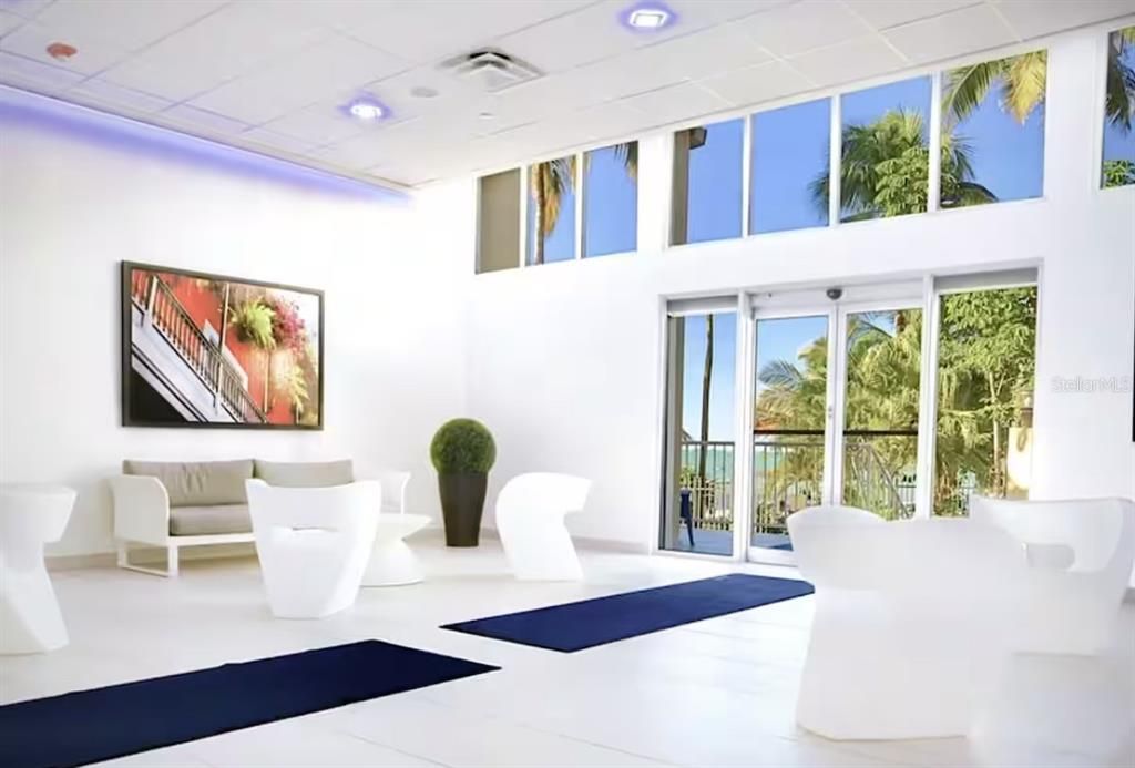 Под контрактом: $339,000 (1 спален, 1 ванн, 486 Квадратных фут)