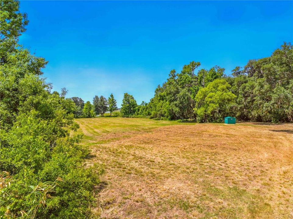 待售: $215,000 (1.80 acres)