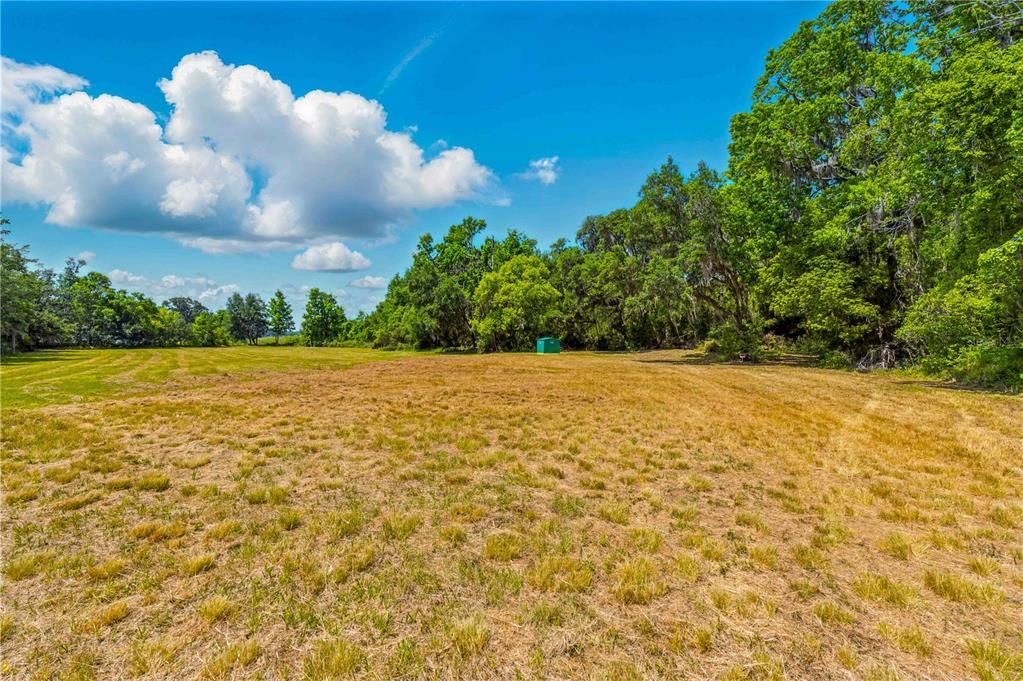 待售: $215,000 (1.80 acres)