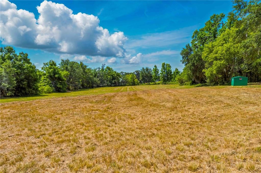 待售: $215,000 (1.80 acres)