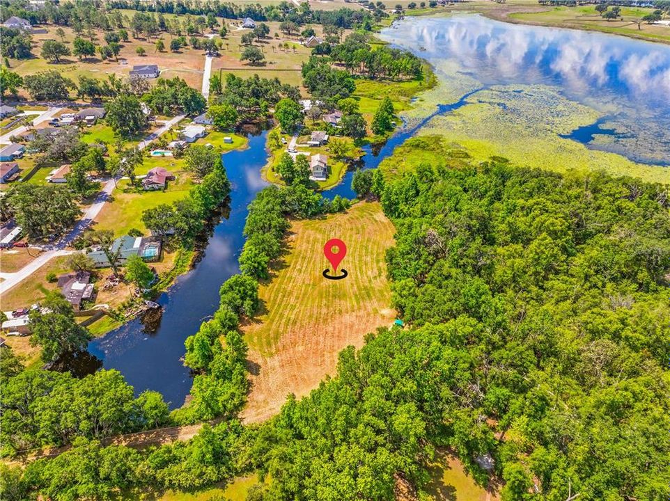 待售: $215,000 (1.80 acres)